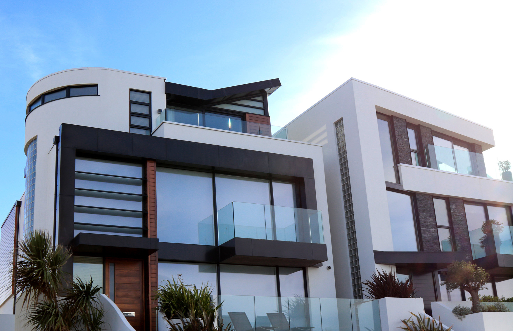 Buy or rent homes